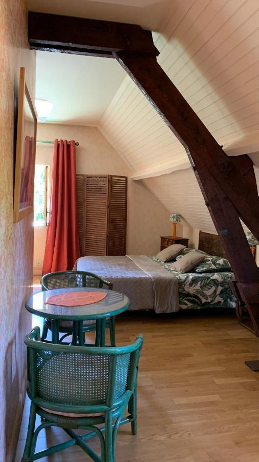 Le Moulin Du Boisset Panzió Saint-Denis-lès-Martel Kültér fotó