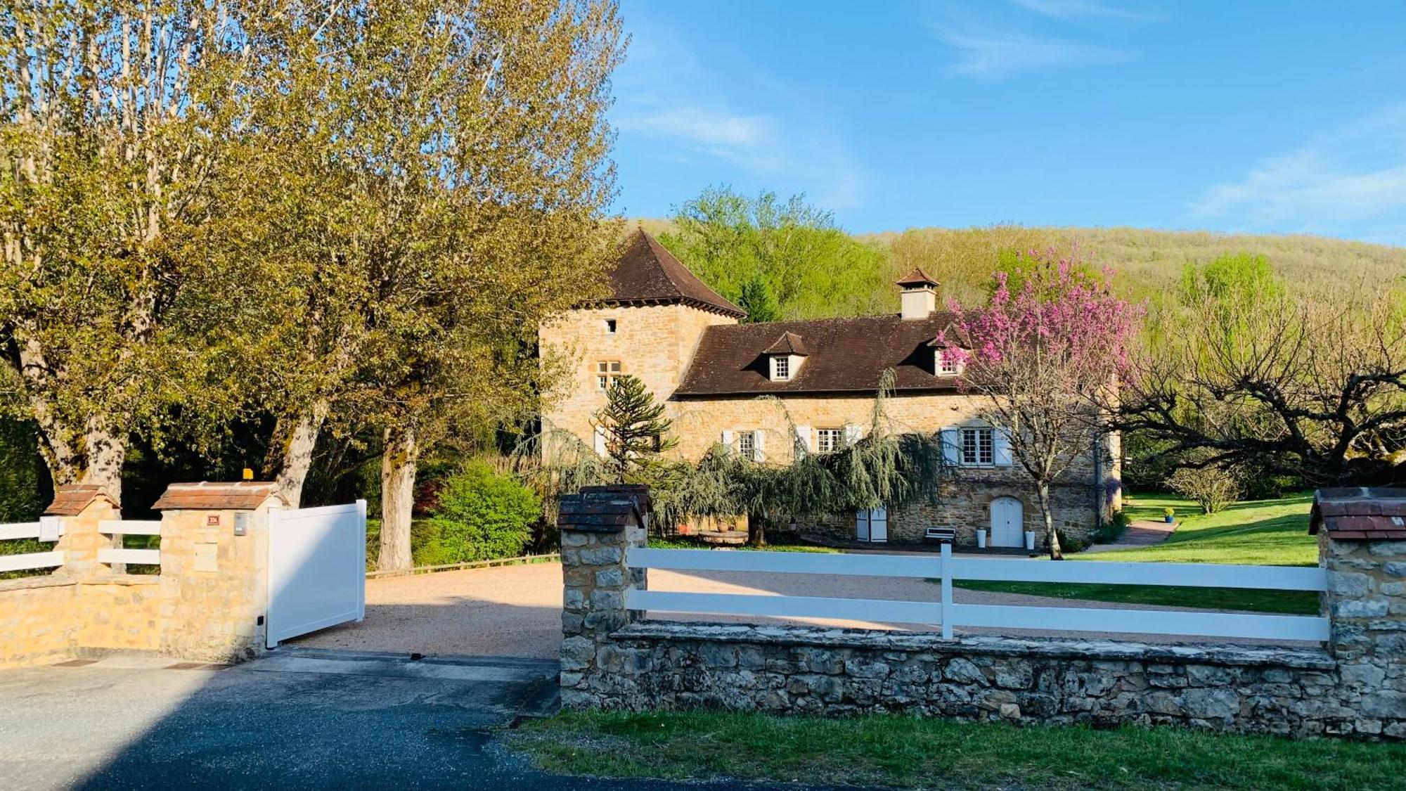 Le Moulin Du Boisset Panzió Saint-Denis-lès-Martel Kültér fotó